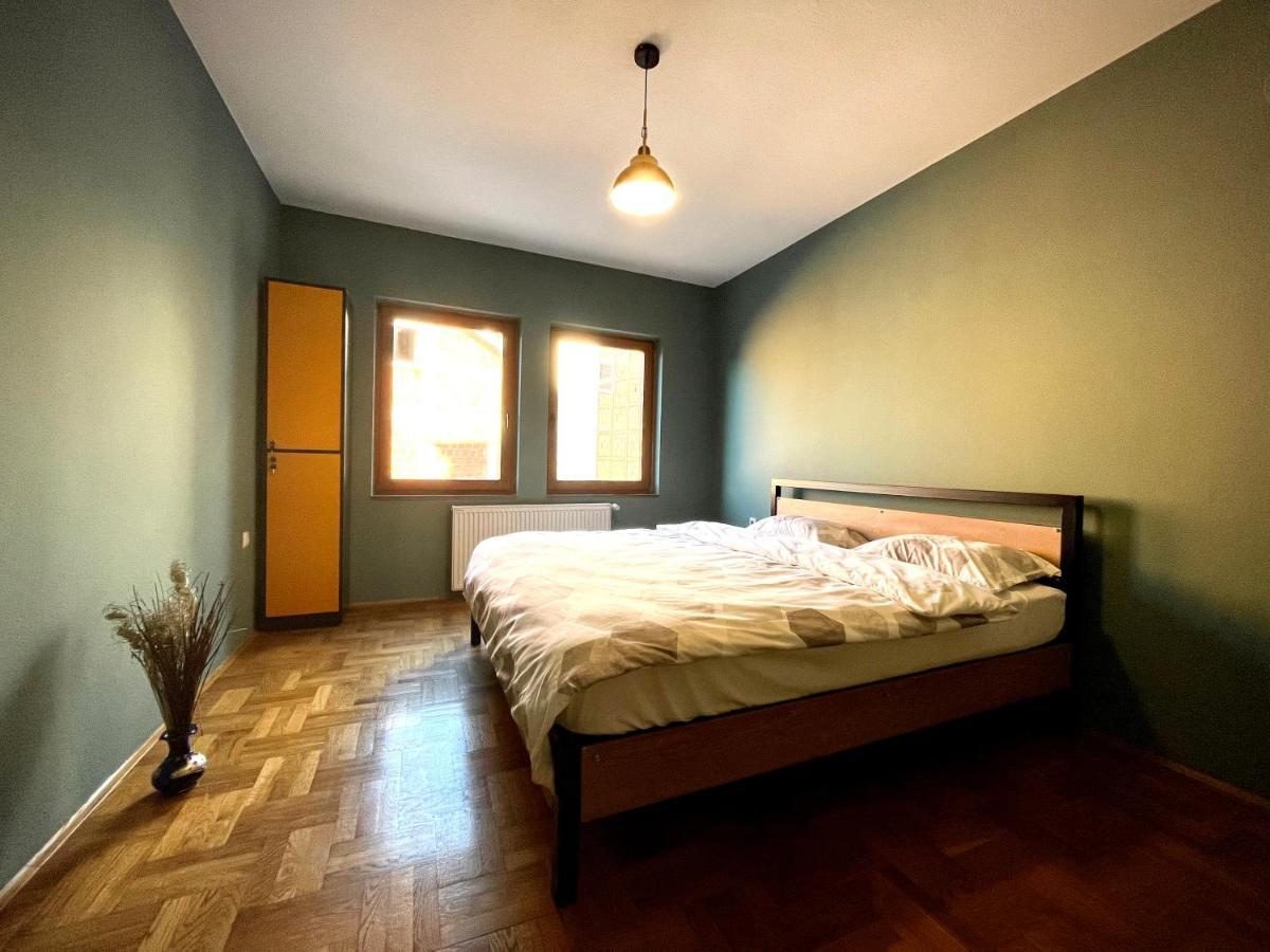Hostel Prishtina Backpackers Pristina Buitenkant foto