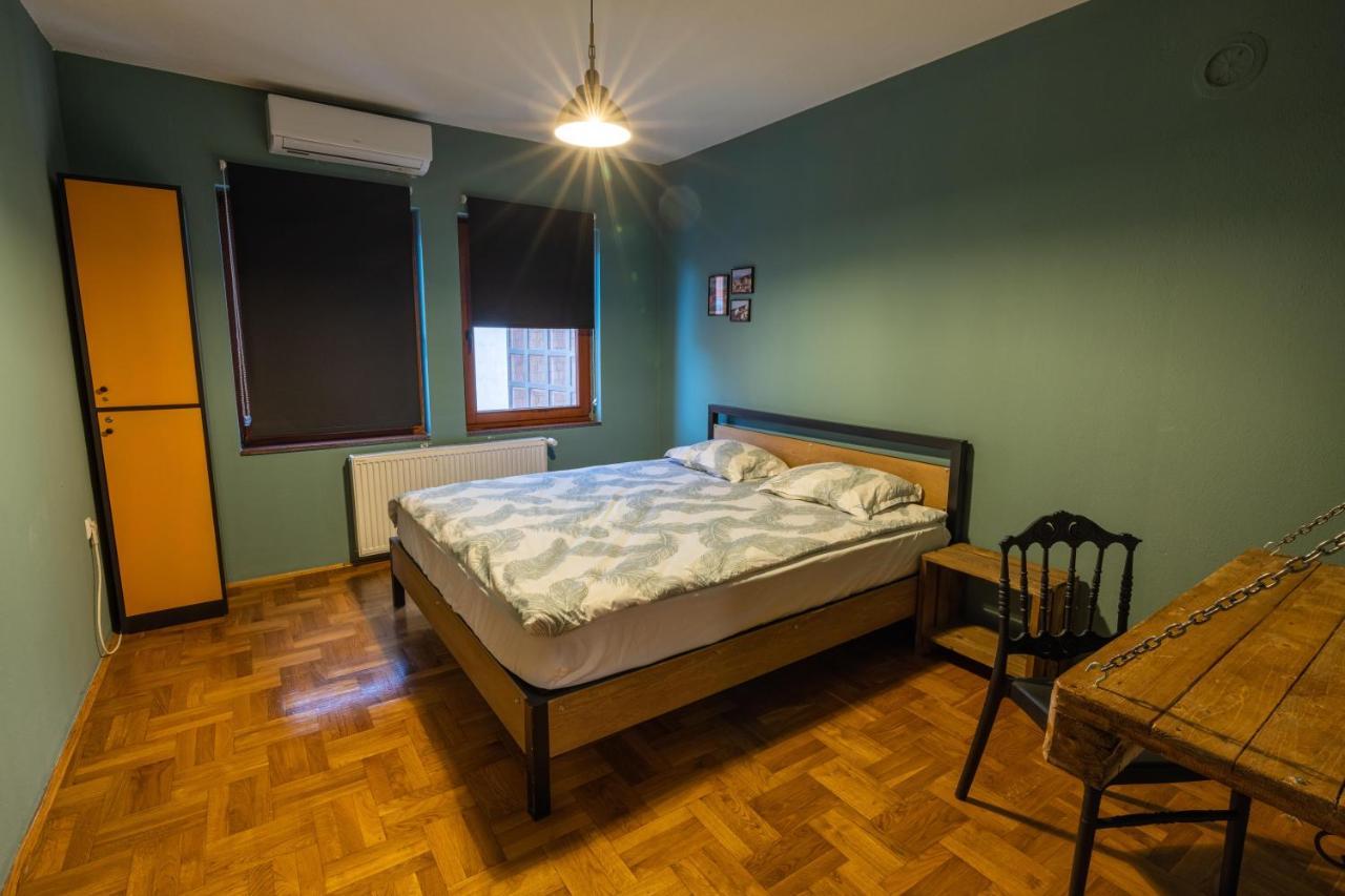 Hostel Prishtina Backpackers Pristina Buitenkant foto