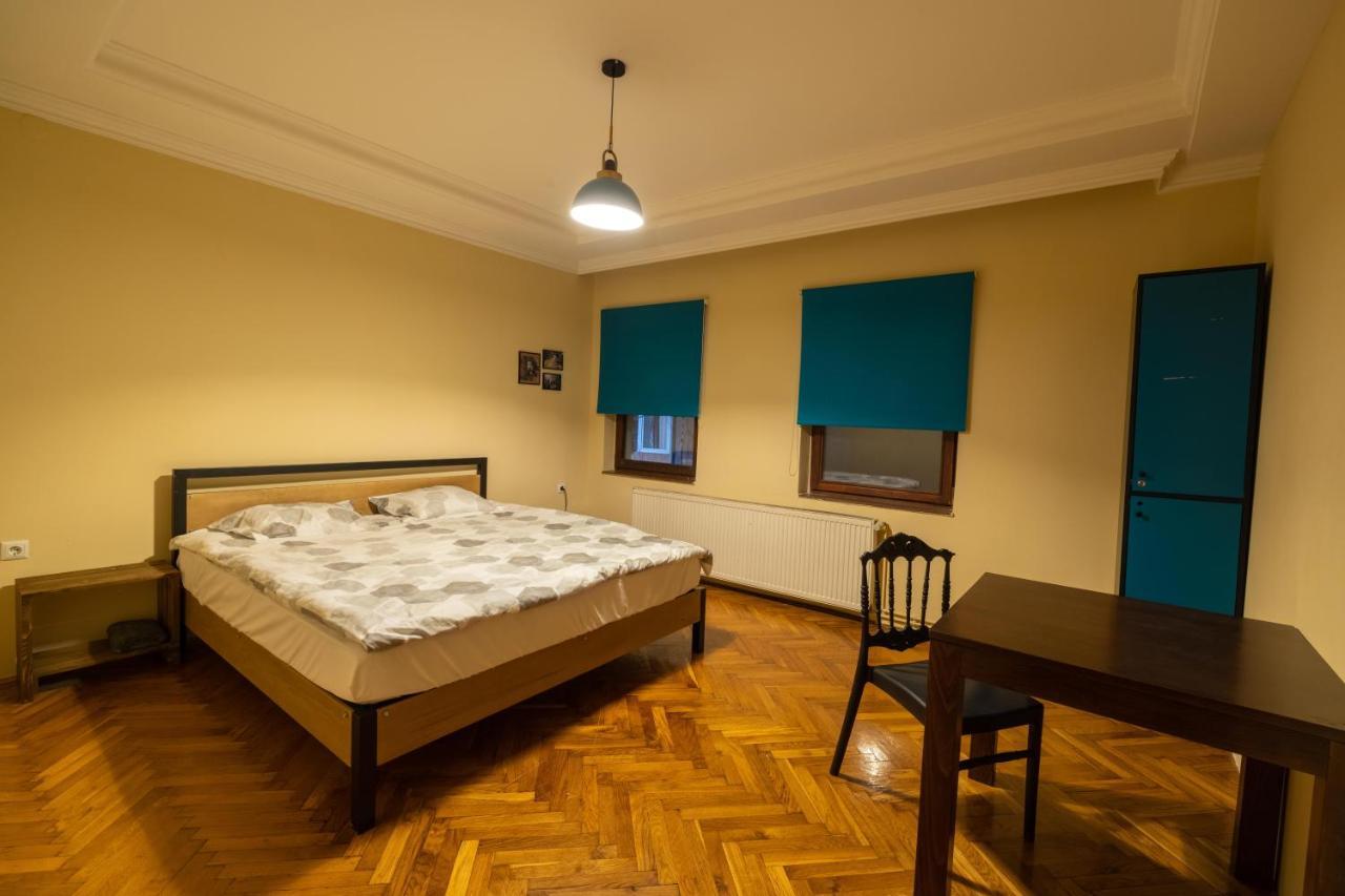 Hostel Prishtina Backpackers Pristina Buitenkant foto