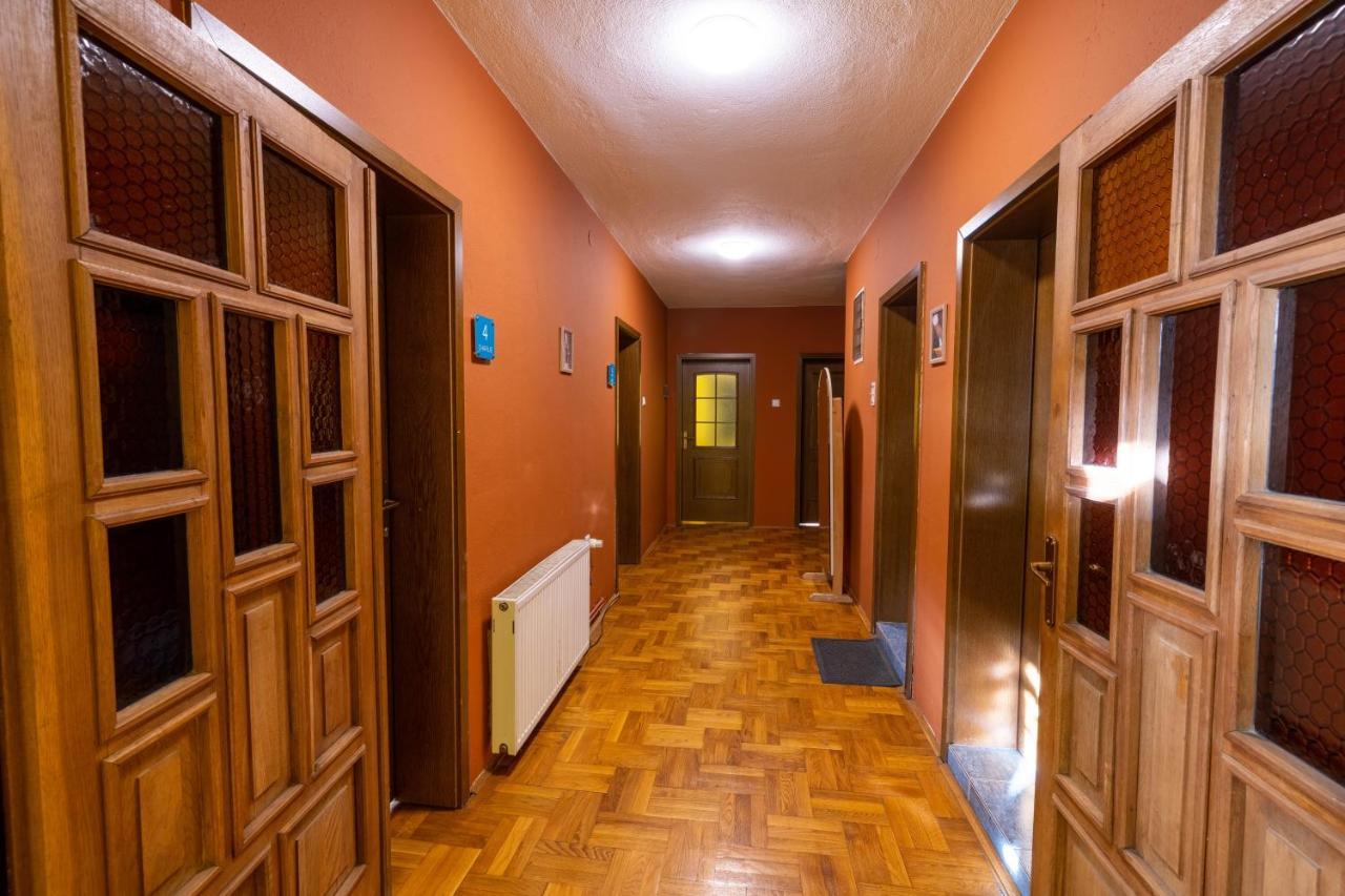Hostel Prishtina Backpackers Pristina Buitenkant foto