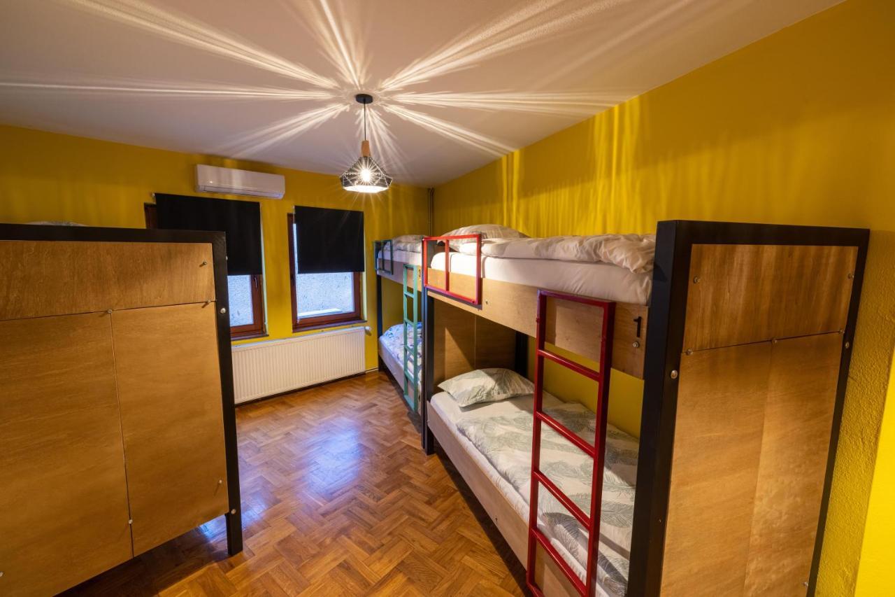 Hostel Prishtina Backpackers Pristina Buitenkant foto