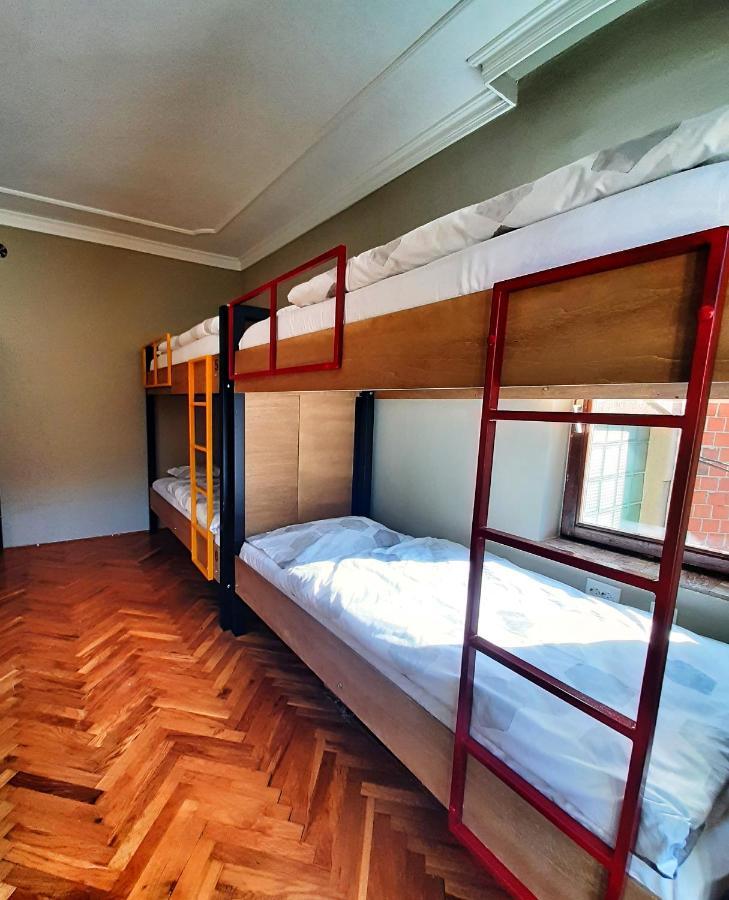 Hostel Prishtina Backpackers Pristina Buitenkant foto